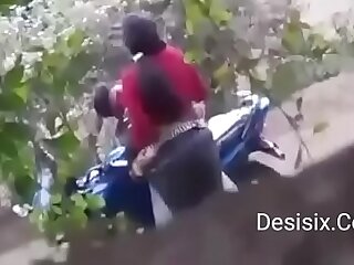 Desi coupling standing fuck in forest